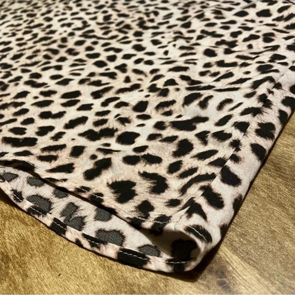 Torrid Leopard Print Lightweight Sleeveless Tank Top Womens Size 6 Polyester - Picture 4 of 10